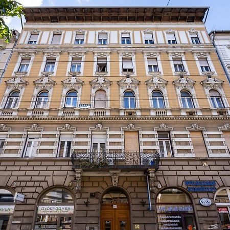 Galaxy Cube Apartment Budapest Eksteriør bilde