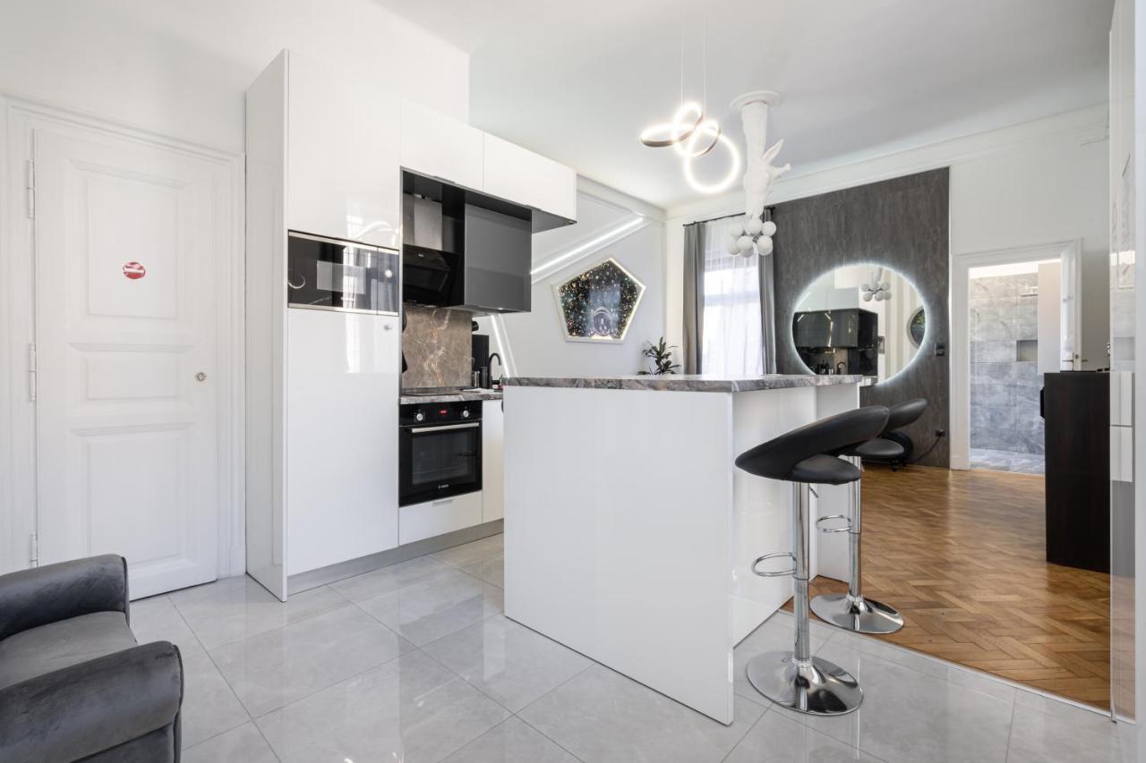 Galaxy Cube Apartment Budapest Eksteriør bilde