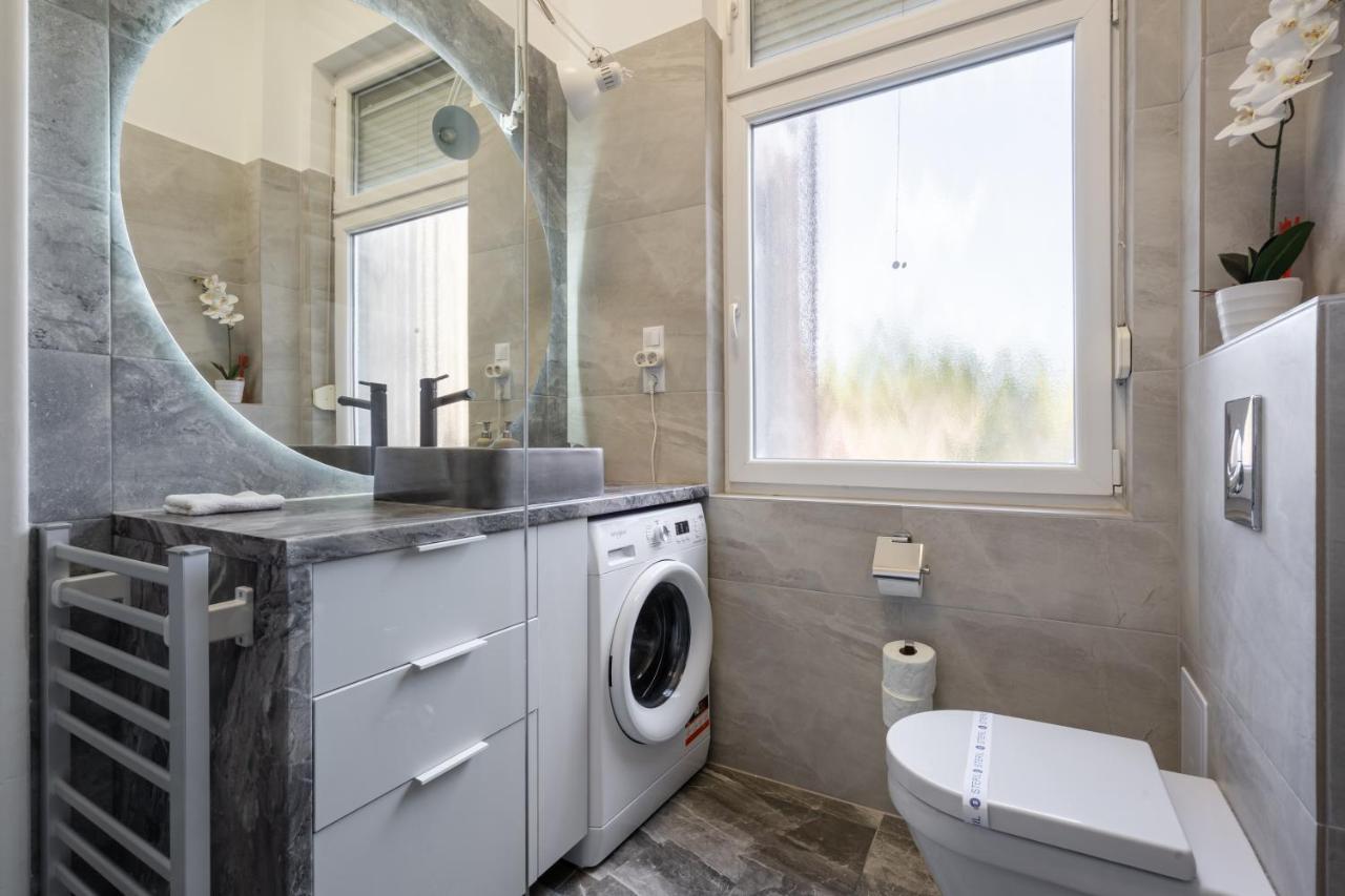 Galaxy Cube Apartment Budapest Eksteriør bilde