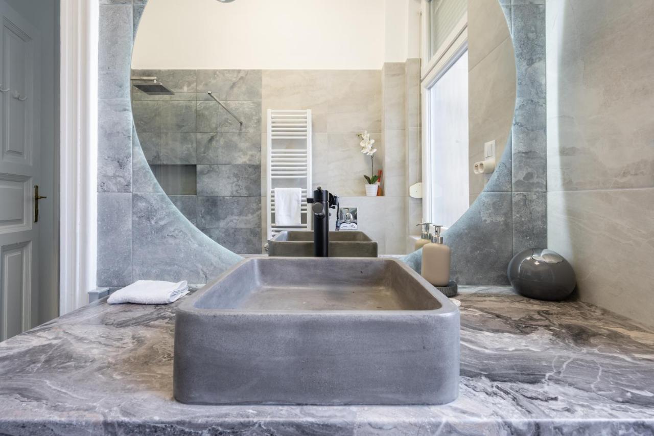 Galaxy Cube Apartment Budapest Eksteriør bilde